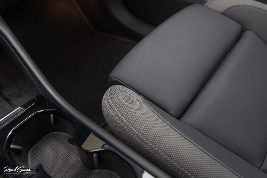 Volvo XC40 Recharge Twin Ultimate 78 kWh | Zwenkbare trekhaak | Panorama dak | Adaptieve cruise | Blis | Harman Kardon |