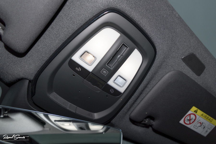 Volvo XC40 Recharge Twin Ultimate 78 kWh | Zwenkbare trekhaak | Panorama dak | Adaptieve cruise | Blis | Harman Kardon |