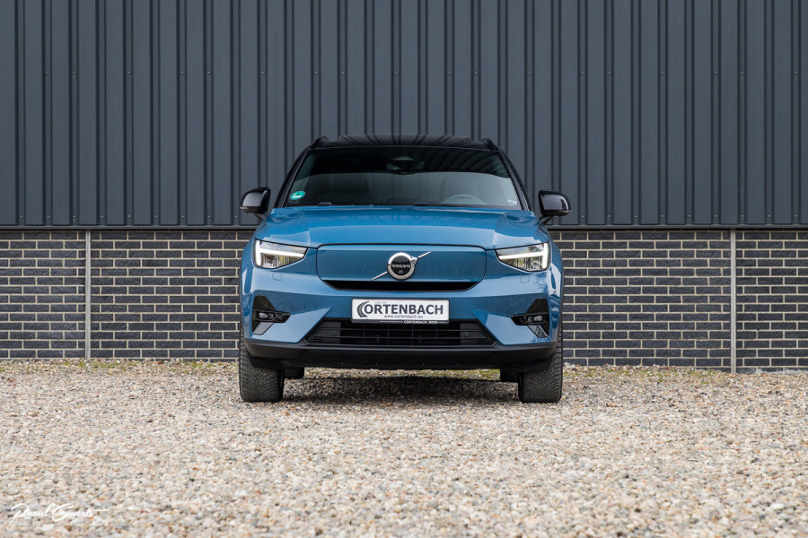 Volvo XC40 Recharge Twin Ultimate 78 kWh | Zwenkbare trekhaak | Panorama dak | Adaptieve cruise | Blis | Harman Kardon |