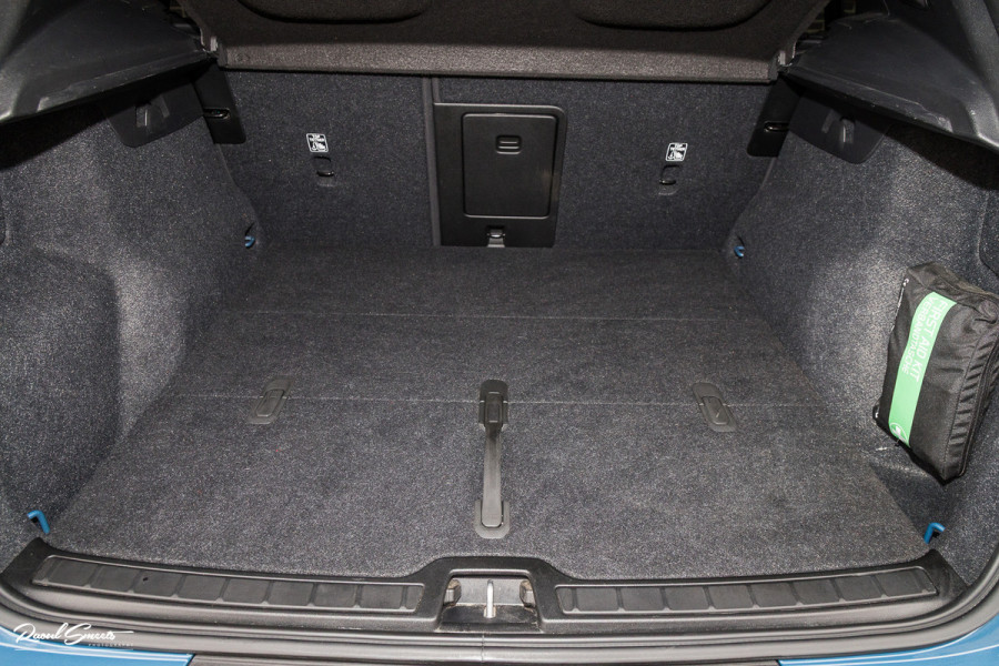 Volvo XC40 Recharge Twin Ultimate 78 kWh | Zwenkbare trekhaak | Panorama dak | Adaptieve cruise | Blis | Harman Kardon |