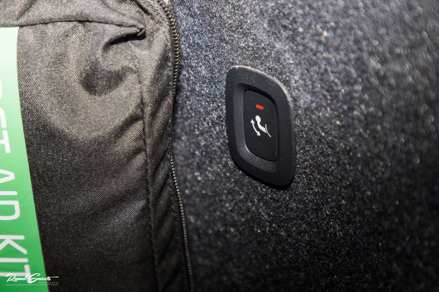 Volvo XC40 Recharge Twin Ultimate 78 kWh | Zwenkbare trekhaak | Panorama dak | Adaptieve cruise | Blis | Harman Kardon |