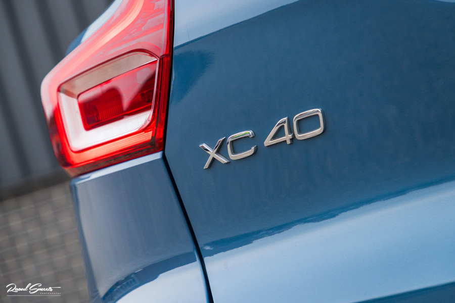 Volvo XC40 Recharge Twin Ultimate 78 kWh | Zwenkbare trekhaak | Panorama dak | Adaptieve cruise | Blis | Harman Kardon |