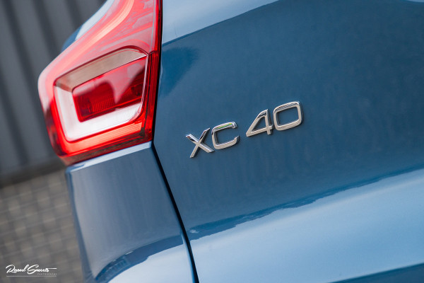 Volvo XC40 Recharge Twin Ultimate 78 kWh | Zwenkbare trekhaak | Panorama dak | Adaptieve cruise | Blis | Harman Kardon |