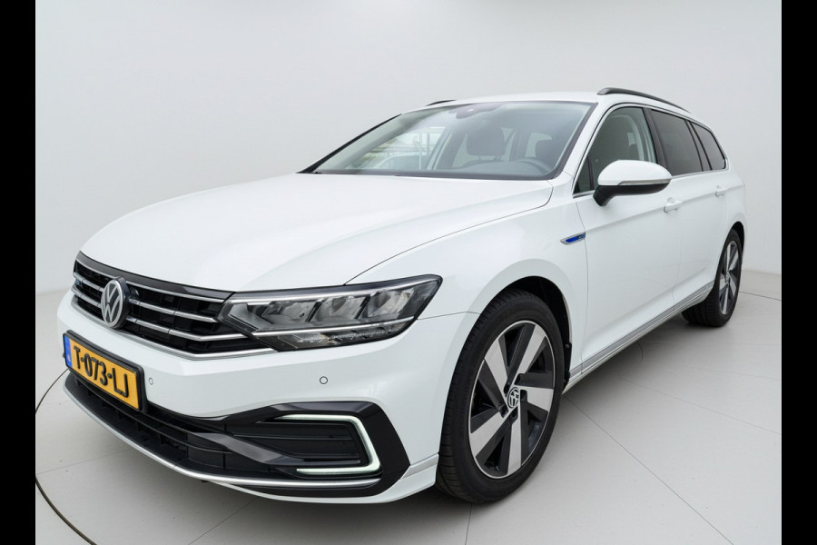 Volkswagen Passat Variant 218PK DSG HYBRID GTE BUSINESS TREKHAAK/CAMERA/NAVI/VIRTUAL