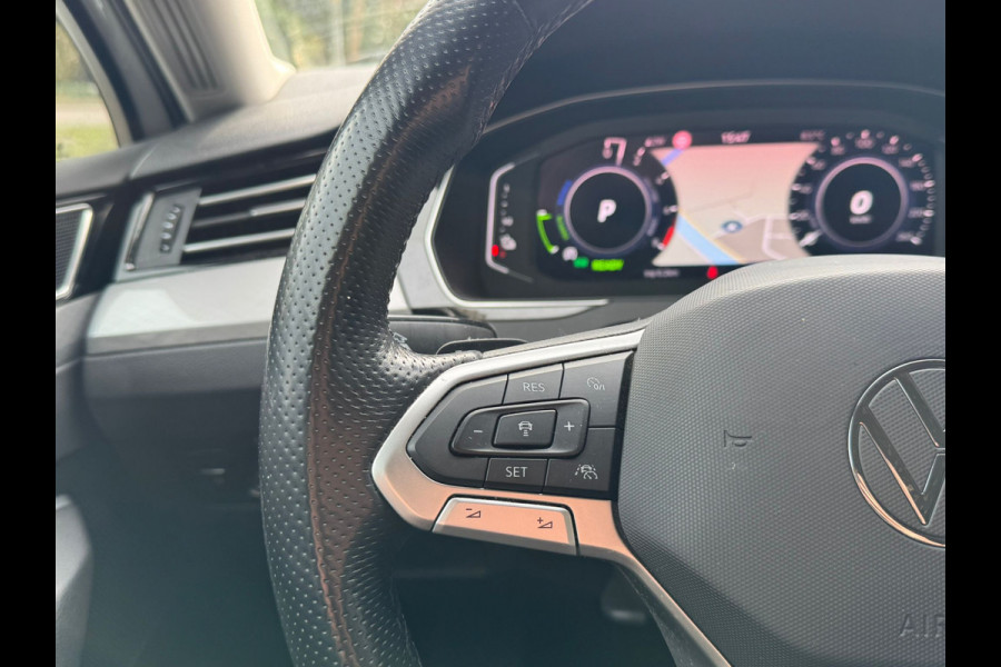 Volkswagen Passat Variant 218PK DSG HYBRID GTE BUSINESS TREKHAAK/CAMERA/NAVI/VIRTUAL