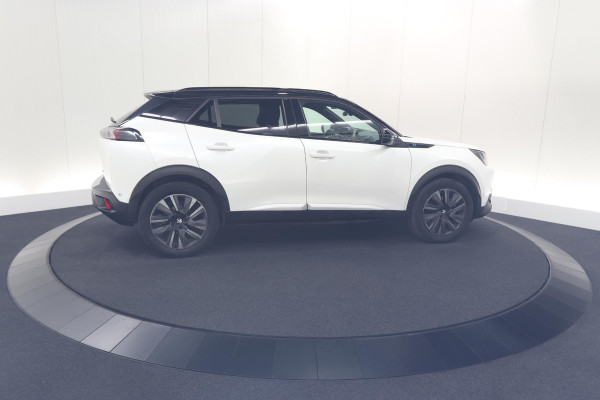 Peugeot e-2008 EV GT 50 kWh | Camera | Alcantara Pakket | Adaptieve Cruise Control | Stoelverwarming | Dodehoekdetectie