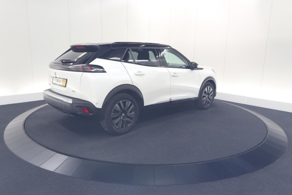 Peugeot e-2008 EV GT 50 kWh | Camera | Alcantara Pakket | Adaptieve Cruise Control | Stoelverwarming | Dodehoekdetectie