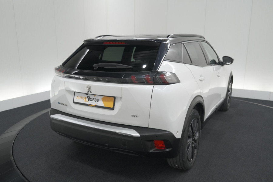 Peugeot e-2008 EV GT 50 kWh | Camera | Alcantara Pakket | Adaptieve Cruise Control | Stoelverwarming | Dodehoekdetectie