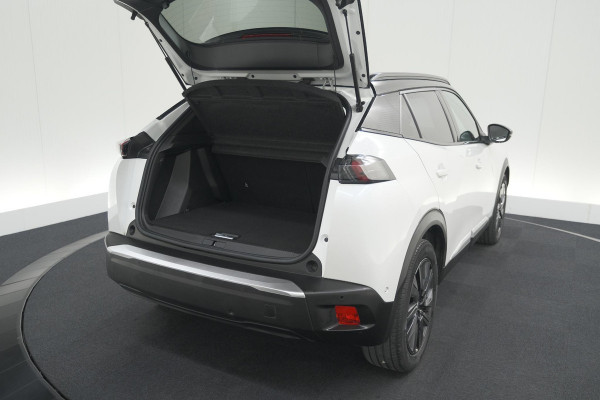 Peugeot e-2008 EV GT 50 kWh | Camera | Alcantara Pakket | Adaptieve Cruise Control | Stoelverwarming | Dodehoekdetectie