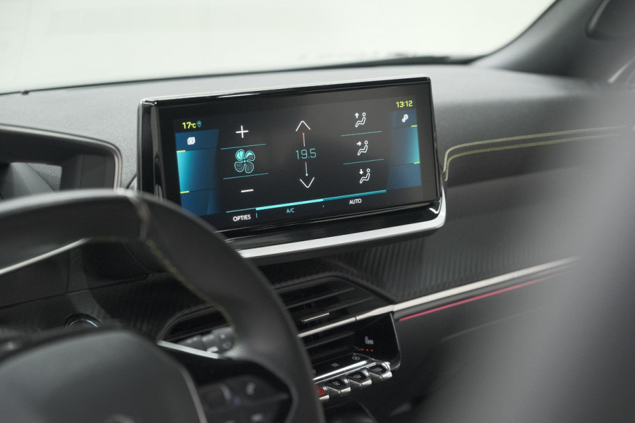 Peugeot e-2008 EV GT 50 kWh | Camera | Alcantara Pakket | Adaptieve Cruise Control | Stoelverwarming | Dodehoekdetectie