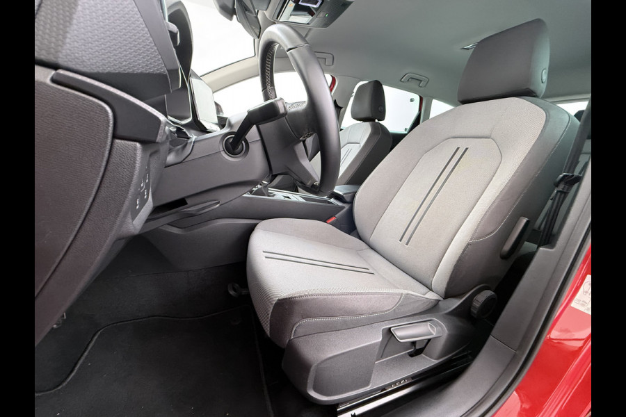 Seat Leon Sportstourer 1.5T 131pk NWE Model Trekhaak Camera Adaptive-Cruise Navi Ecc Virtual Cockpit Apple Carplay/Android Auto Pdc Style  Lmv Led DAB Keyless Isofix Front assist Regensensor Bluetooth Rijstrooksensor 1e Eigenaar Origineel Nederlandse Auto
