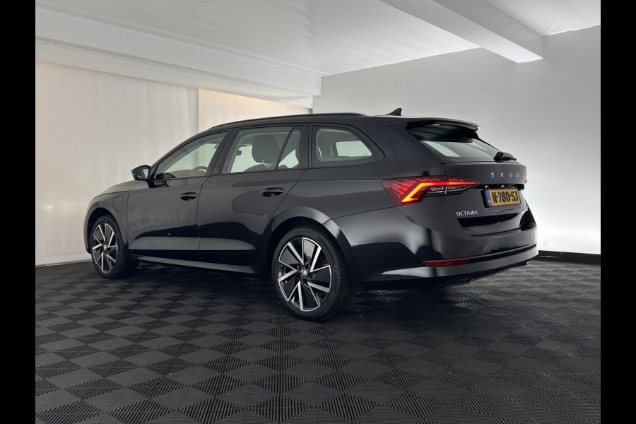 Škoda Octavia Combi 1.4 TSI iV PHEV Business Edition (Plug-in) (INCL-BTW) *FULL-LED | DIGI-COCKPIT | COMFORTSEATS | NAVI-FULLMAP | PRIVACY-GLASS | DAB | SHIFTPADDLES | ECC | PDC | CRUISE | TOWBAR | 18''ALU*