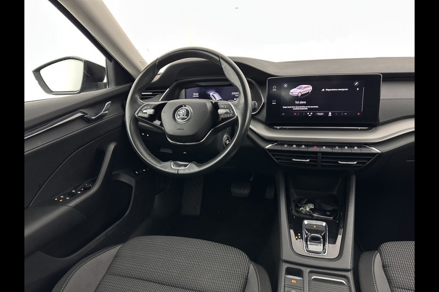 Škoda Octavia Combi 1.4 TSI iV PHEV Business Edition (Plug-in) (INCL-BTW) *FULL-LED | DIGI-COCKPIT | COMFORTSEATS | NAVI-FULLMAP | PRIVACY-GLASS | DAB | SHIFTPADDLES | ECC | PDC | CRUISE | TOWBAR | 18''ALU*