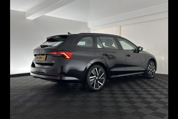 Škoda Octavia Combi 1.4 TSI iV PHEV Business Edition (Plug-in) (INCL-BTW) *FULL-LED | DIGI-COCKPIT | COMFORTSEATS | NAVI-FULLMAP | PRIVACY-GLASS | DAB | SHIFTPADDLES | ECC | PDC | CRUISE | TOWBAR | 18''ALU*