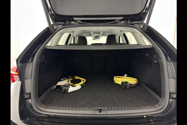 Škoda Octavia Combi 1.4 TSI iV PHEV Business Edition (Plug-in) (INCL-BTW) *FULL-LED | DIGI-COCKPIT | COMFORTSEATS | NAVI-FULLMAP | PRIVACY-GLASS | DAB | SHIFTPADDLES | ECC | PDC | CRUISE | TOWBAR | 18''ALU*