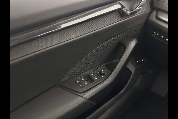 Škoda Octavia Combi 1.4 TSI iV PHEV Business Edition (Plug-in) (INCL-BTW) *FULL-LED | DIGI-COCKPIT | COMFORTSEATS | NAVI-FULLMAP | PRIVACY-GLASS | DAB | SHIFTPADDLES | ECC | PDC | CRUISE | TOWBAR | 18''ALU*