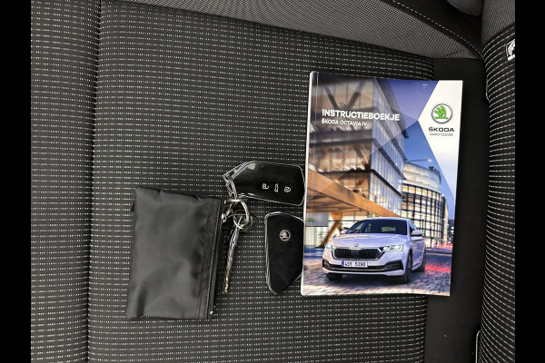 Škoda Octavia Combi 1.4 TSI iV PHEV Business Edition (Plug-in) (INCL-BTW) *FULL-LED | DIGI-COCKPIT | COMFORTSEATS | NAVI-FULLMAP | PRIVACY-GLASS | DAB | SHIFTPADDLES | ECC | PDC | CRUISE | TOWBAR | 18''ALU*