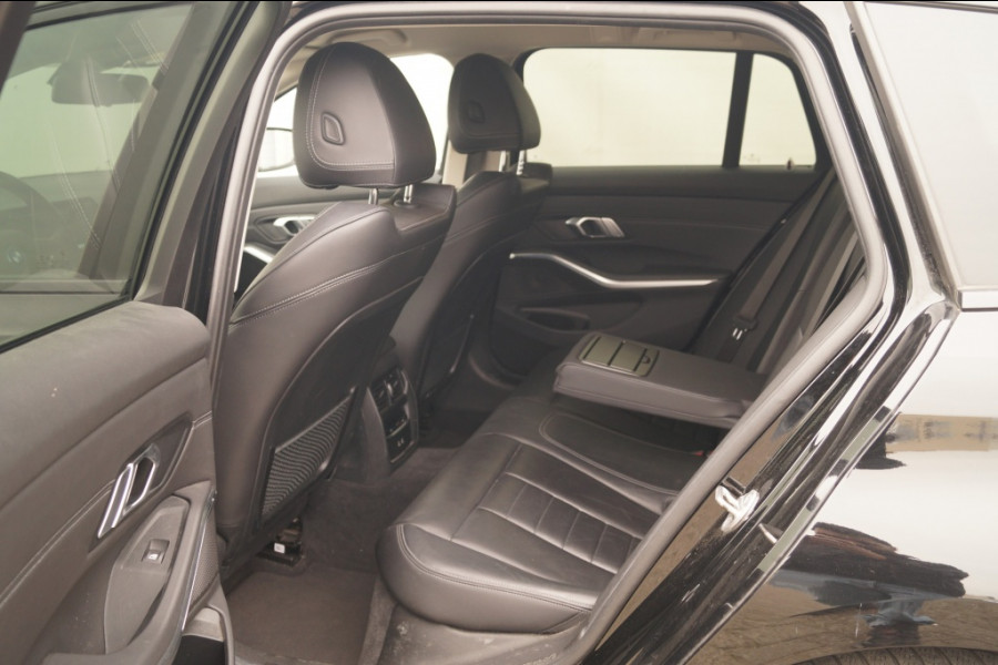 BMW 3 Serie Touring 320e PHEV Business Edition -LEER-TREKHAAK-ECC-