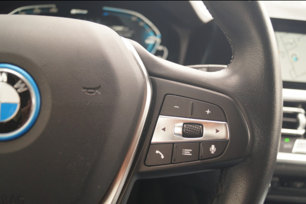 BMW 3 Serie Touring 320e PHEV Business Edition -LEER-TREKHAAK-ECC-