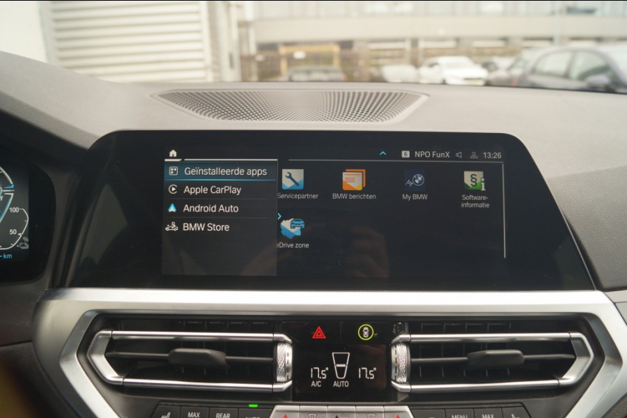 BMW 3 Serie Touring 320e PHEV Business Edition -LEER-TREKHAAK-ECC-