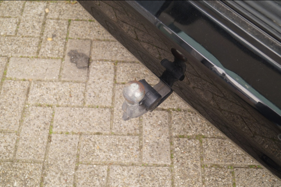 BMW 3 Serie Touring 320e PHEV Business Edition -LEER-TREKHAAK-ECC-