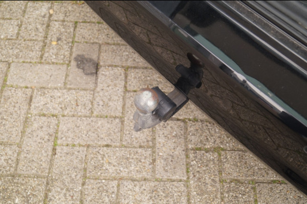 BMW 3 Serie Touring 320e PHEV Business Edition -LEER-TREKHAAK-ECC-