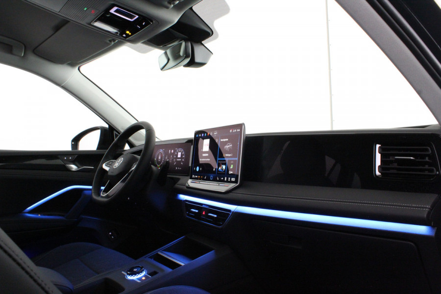 Volkswagen Tiguan 1.5 eHybrid Life Edition > (nieuw) Grenadilla Black/18inch/IQ/Design-pakket/Winterpakket Plus...