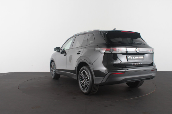Volkswagen Tiguan 1.5 eHybrid Life Edition > (nieuw) Grenadilla Black/18inch/IQ/Design-pakket/Winterpakket Plus...