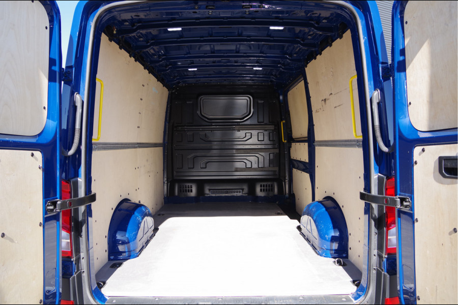 Volkswagen Crafter 35 2.0 TDI L3H2 3-ZITS, 140PK AUT. STANDKACHEL, GEV. ERGO COMFORT STOEL, CRUISE, NAVI, AIRCO