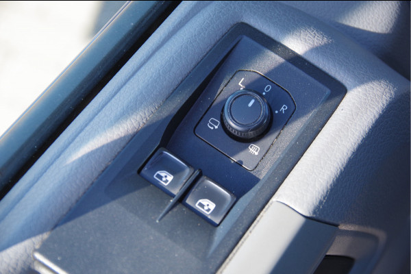 Volkswagen Crafter 35 2.0 TDI L3H2 3-ZITS, 140PK AUT. STANDKACHEL, GEV. ERGO COMFORT STOEL, CRUISE, NAVI, AIRCO