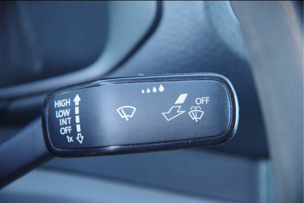 Volkswagen Crafter 35 2.0 TDI L3H2 3-ZITS, 140PK AUT. STANDKACHEL, GEV. ERGO COMFORT STOEL, CRUISE, NAVI, AIRCO