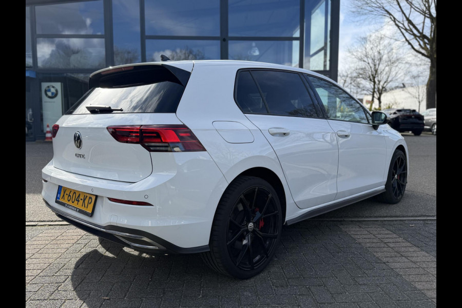 Volkswagen Golf 1.4 eHybrid GTE € 24.900,- VOOR € 22.877,- UW LENTEVOORDEEL € 2.023,-! | RECENT ONDERHOUD GEHAD| STOEL + STUURWIELVERWARMING | ACHTERUITRIJ CAMERA | ADAPTIEVE CRUISE | 19 INCH | INCL. 12 MND BOVAG GARANTIE