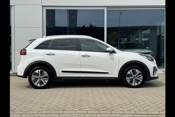 Kia e-Niro ExecutiveLine 64 kWh | JBL audio | Stoel verwarming en ventilatie | Stuurverwarming | Lederen | Dodehoek detectie | Navigatie | Apple Carplay / Android Auto | Elektrisch bedienbare bestuurdersstoel met geheugen