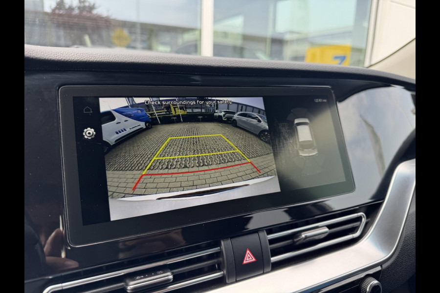 Kia e-Niro ExecutiveLine 64 kWh | JBL audio | Stoel verwarming en ventilatie | Stuurverwarming | Lederen | Dodehoek detectie | Navigatie | Apple Carplay / Android Auto | Elektrisch bedienbare bestuurdersstoel met geheugen