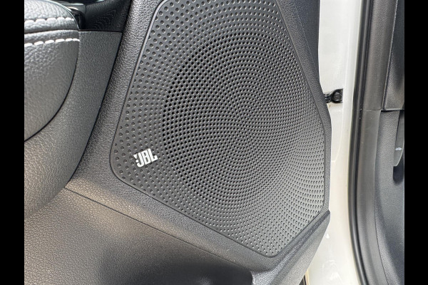 Kia e-Niro ExecutiveLine 64 kWh | JBL audio | Stoel verwarming en ventilatie | Stuurverwarming | Lederen | Dodehoek detectie | Navigatie | Apple Carplay / Android Auto | Elektrisch bedienbare bestuurdersstoel met geheugen