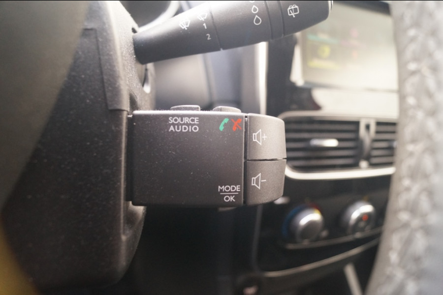 Renault Clio Estate 0.9 TCe 90pk Limited -NAVI-AIRCO-PDC-TREKHAAK-LED-