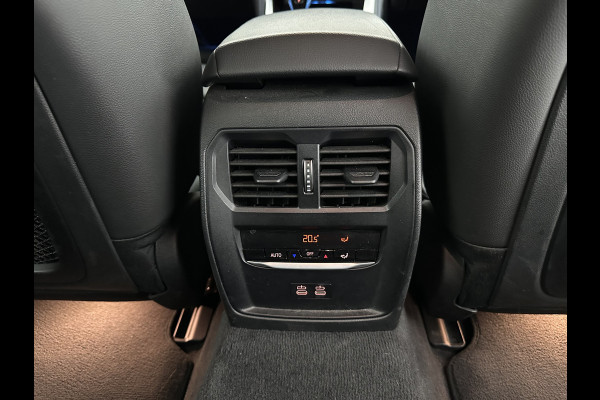 BMW i4 eDrive40 84 kWh M-Sport *M50 JAHRE* [ 3-Fase-11 kW ] {SOH-96%} (INCL-BTW) *LEATHER-ALCANTARA | FULL-LED | ADAPTIVE-CRUISE | HEATED-SPORTSEATS | CAMERA | DAB | DIGI-COCKPIT | NAVI-FULLMAP | AMBIENT-LIGHT | ECC | PDC | CARPLAY | KEYLESS | SHIFTPADDLES | 18