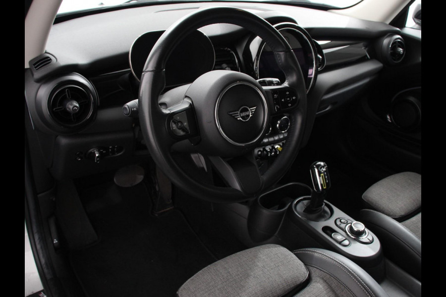 MINI Mini Electric Business Edition 33 kWh SOH 96% | Navigatie | Climate Control | Lichtmetalen Velgen | Dab | Parkeer sensoren