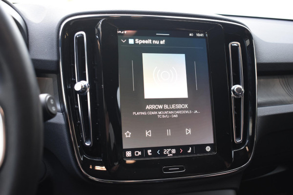 Volvo EX40 Single Motor Extended Range Ultra 82 kWh Extra getint glas / 360 Camera / 20'' velgen / Panoramadak / Zwart dak / Harman Kardon / Microtech/Nubuck