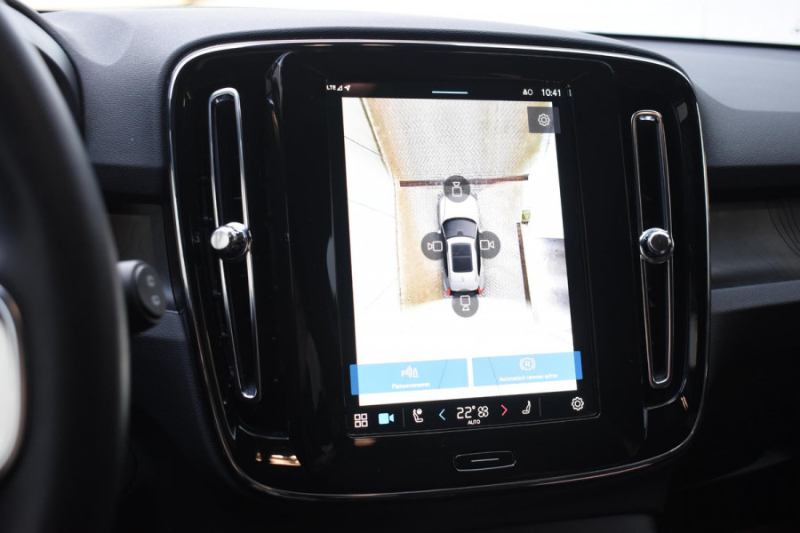 Volvo EX40 Single Motor Extended Range Ultra 82 kWh Extra getint glas / 360 Camera / 20'' velgen / Panoramadak / Zwart dak / Harman Kardon / Microtech/Nubuck