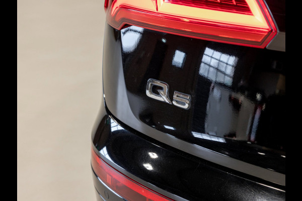 Audi Q5 55 TFSI e S-Line edition / 368pk / Panorama dak / Keyless / Stoelverwarming /