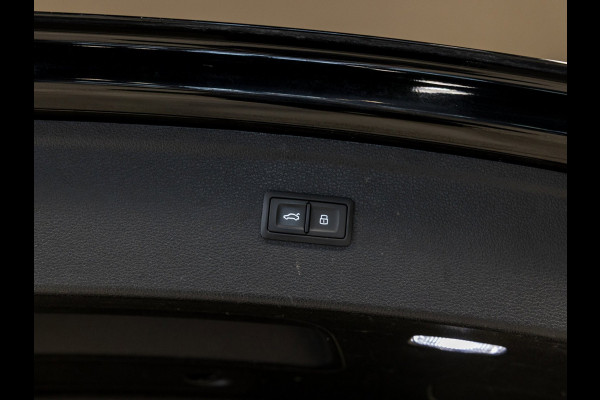 Audi Q5 55 TFSI e S-Line edition / 368pk / Panorama dak / Keyless / Stoelverwarming /