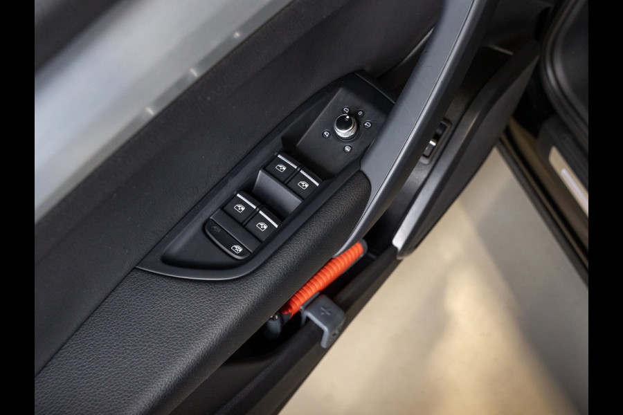 Audi Q5 55 TFSI e S-Line edition / 368pk / Panorama dak / Keyless / Stoelverwarming /