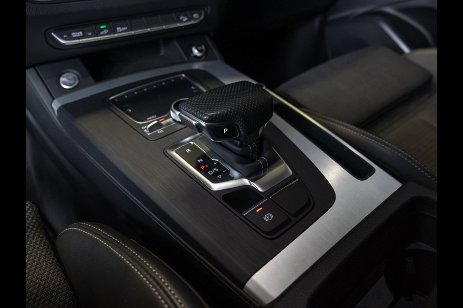 Audi Q5 55 TFSI e S-Line edition / 368pk / Panorama dak / Keyless / Stoelverwarming /