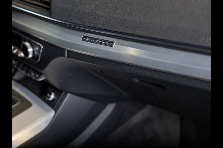 Audi Q5 55 TFSI e S-Line edition / 368pk / Panorama dak / Keyless / Stoelverwarming /