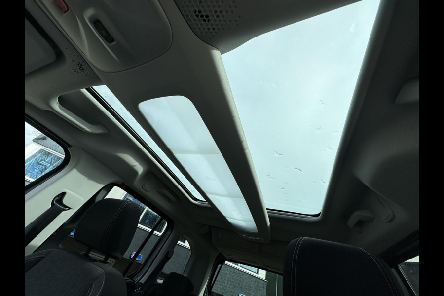 Peugeot e-Rifter EV GT 50 kWh VAN € 26.900,- VOOR € 24.440,- UW LENTEVOORDEEL € 2.460,-! | 3-FASE LADER SOH 100% | 10.000 KM UNIEKE KM-STAND | WINTERPACK | KEYLESS + KEYLESS GO | FULL OPTIONS | DIRECT LEVERBAAR | ONDERHOUD GEHAD | INCLUSIEF 12 MND BOVAG GARANTIE |