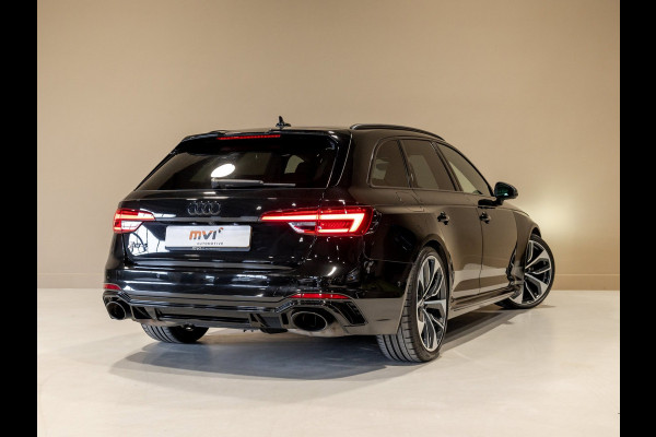 Audi A4 Avant 2.9 TFSI RS 4 quattro / 450pk / Panorama dak / Head up display / Carbon /