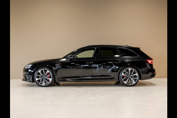 Audi A4 Avant 2.9 TFSI RS 4 quattro / 450pk / Panorama dak / Head up display / Carbon /