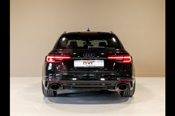 Audi A4 Avant 2.9 TFSI RS 4 quattro / 450pk / Panorama dak / Head up display / Carbon /