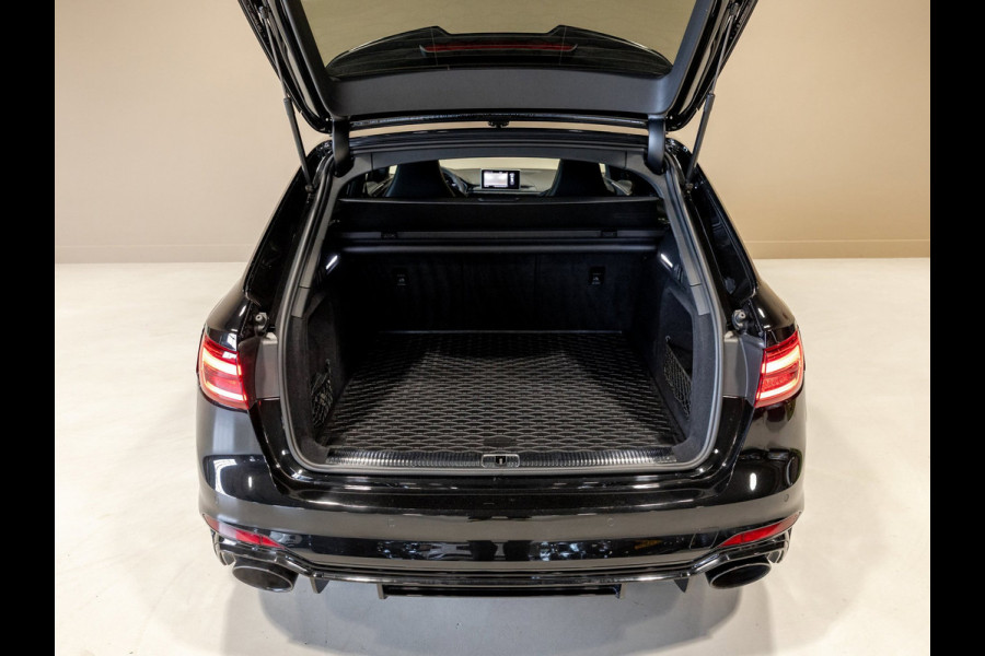 Audi A4 Avant 2.9 TFSI RS 4 quattro / 450pk / Panorama dak / Head up display / Carbon /